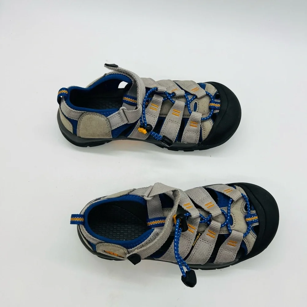 KEEN Newport H2 Boys Closed Toe Hybrid Sandals – Gray with Blue Accents Size 4